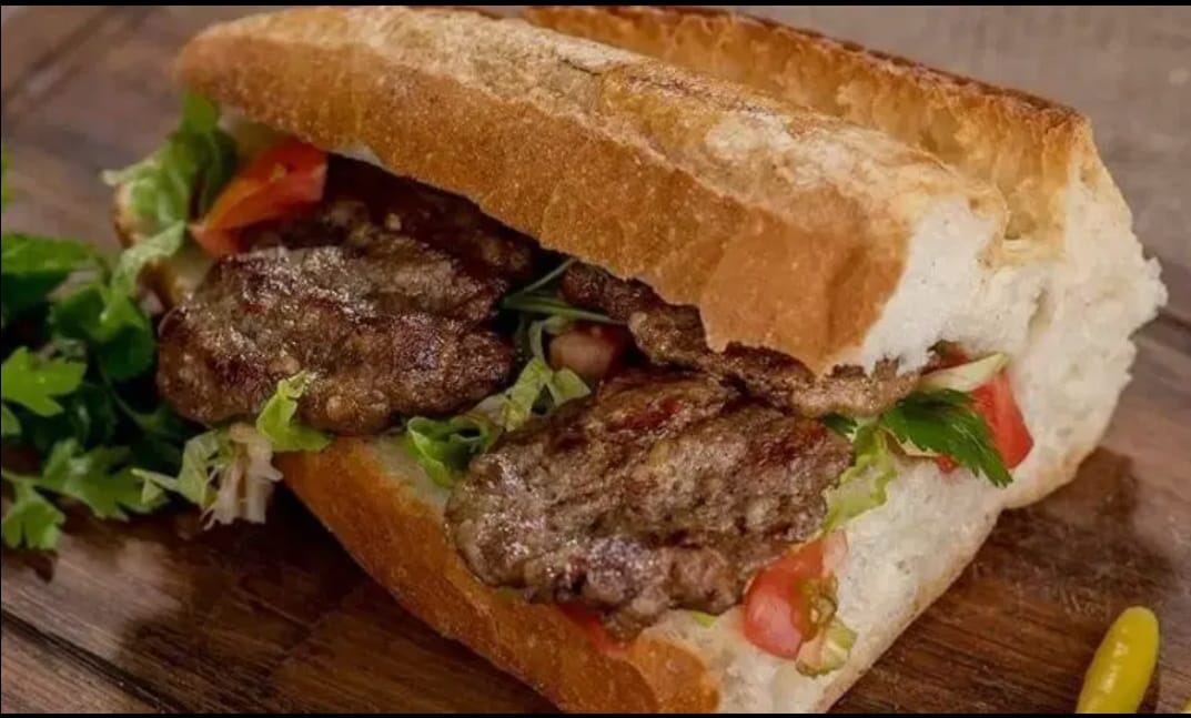 Ekmek Arası Köfte
